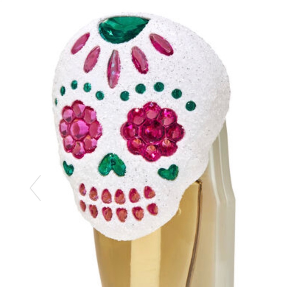 SUGAR SKULL NIGHTLIGHT
WALLFLOWER & ANY REFILL SCENT - Picture 6 of 9
